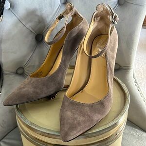 Vince Camuto Leather Women’s Heels Pumps Size 6.5